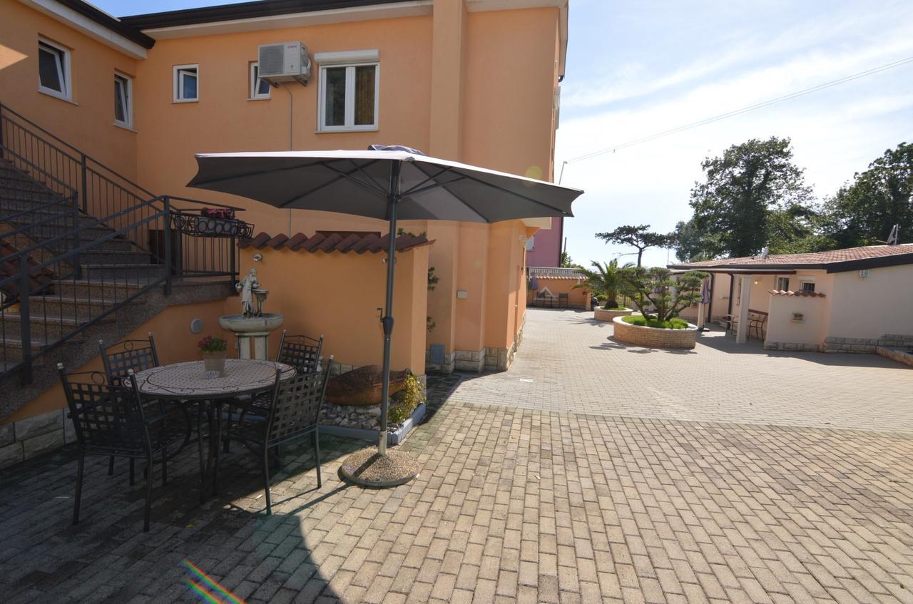 Apartmani Dekovic Materada Porec Luaran gambar