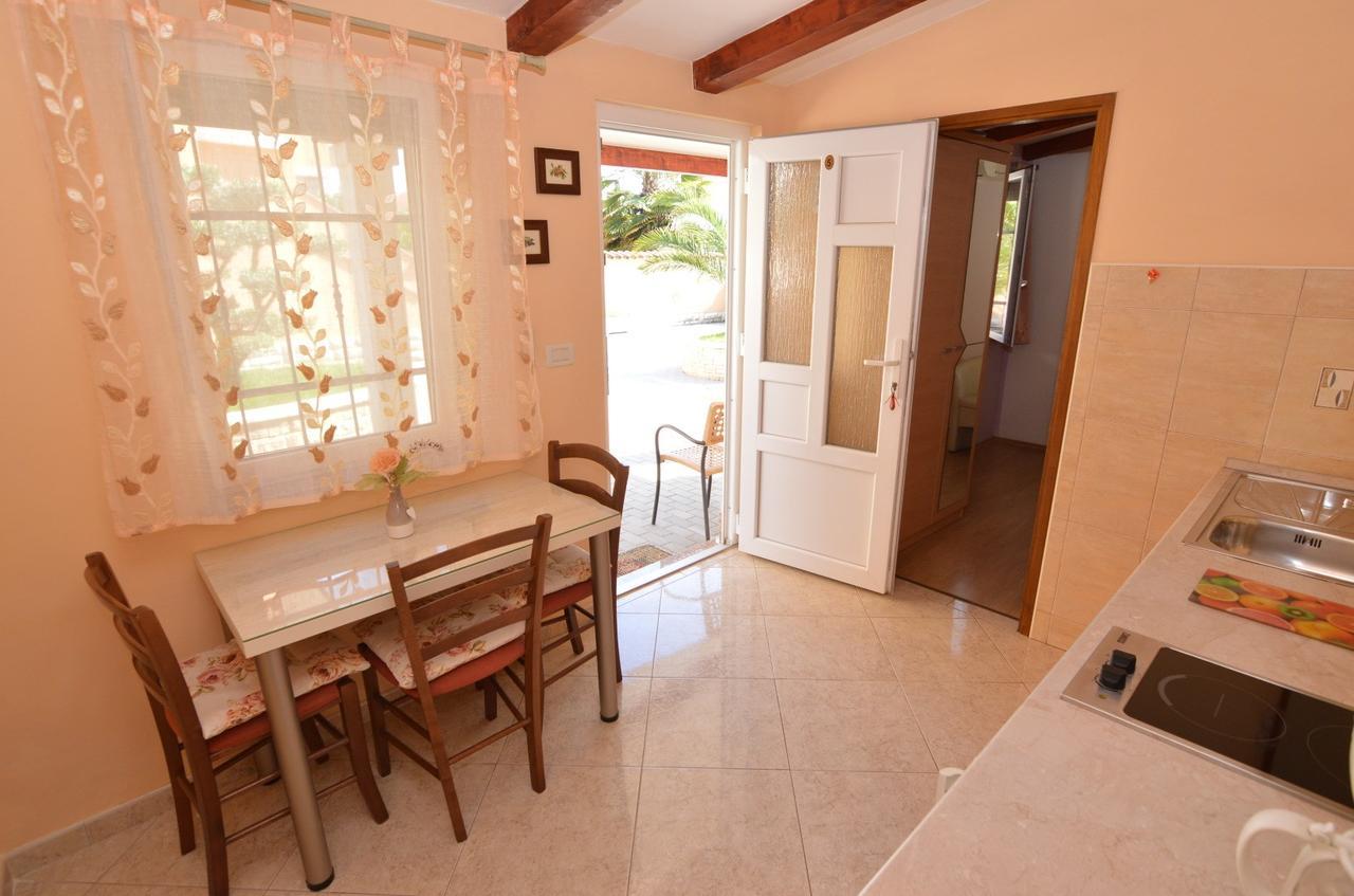 Apartmani Dekovic Materada Porec Bilik gambar