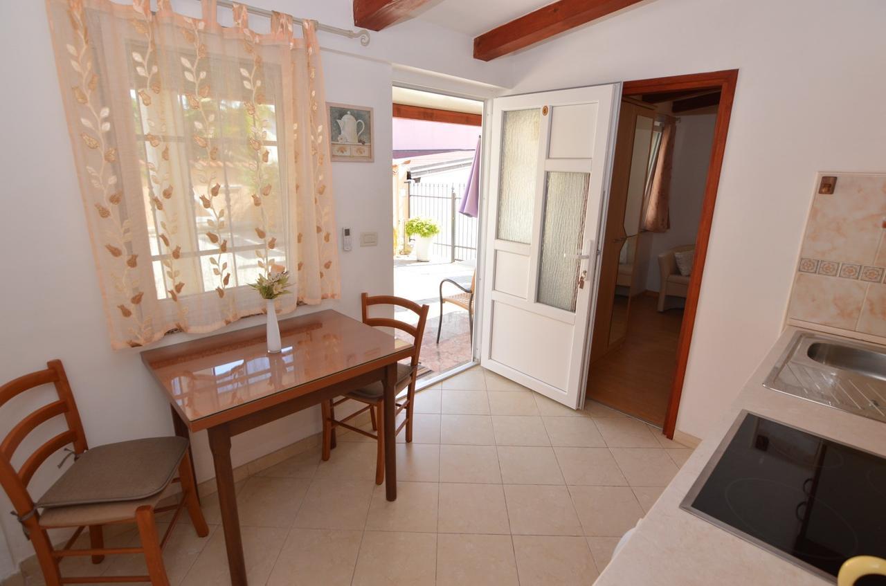 Apartmani Dekovic Materada Porec Bilik gambar