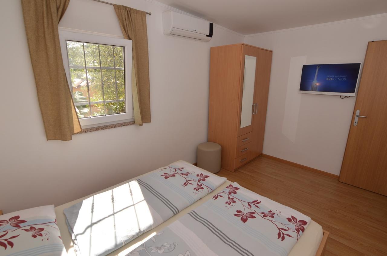Apartmani Dekovic Materada Porec Bilik gambar